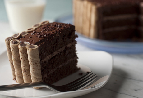 Chocolate Pirouette-Crusted Cake
